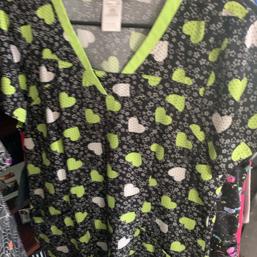 Women’s Heart Soul Scrub Top & matching Long Sleeve top. Size: Large